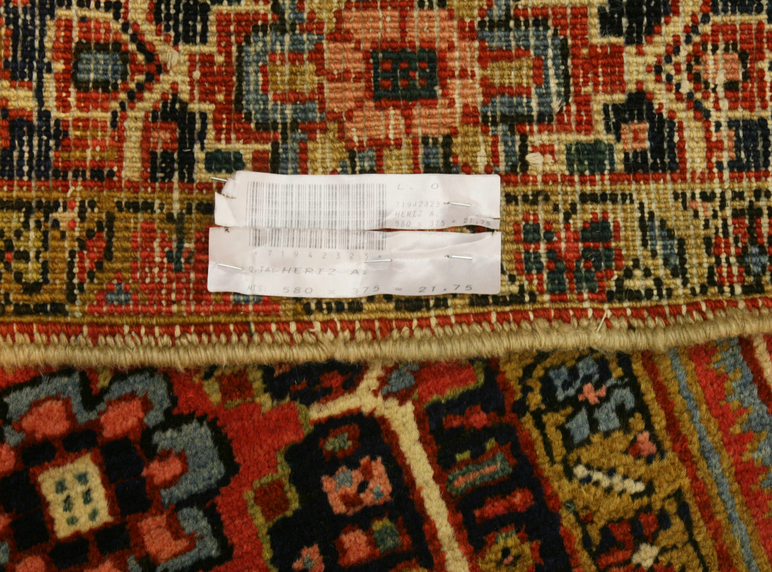 فرش بزرگ آنتیک هریز کد:۷۱۹۴۲۳۲۳