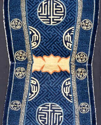فرش آنتیک تبتی آبی رنگ با فرم خاص (رو اسبی!) کد:۴۰۴۷۷۵۵۰