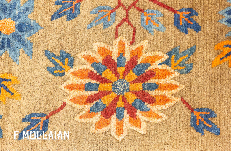 فرش کوچک دستباف آنتیک تبتی با زمینه قهوه ای روشن کد:۳۸۲۰۸۰۹۵