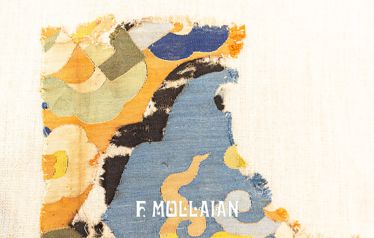 Multicolor Royal Antique Small Fragment Chinese Silk Textile n°:90096769 -  Mollaian Farzin Carpets