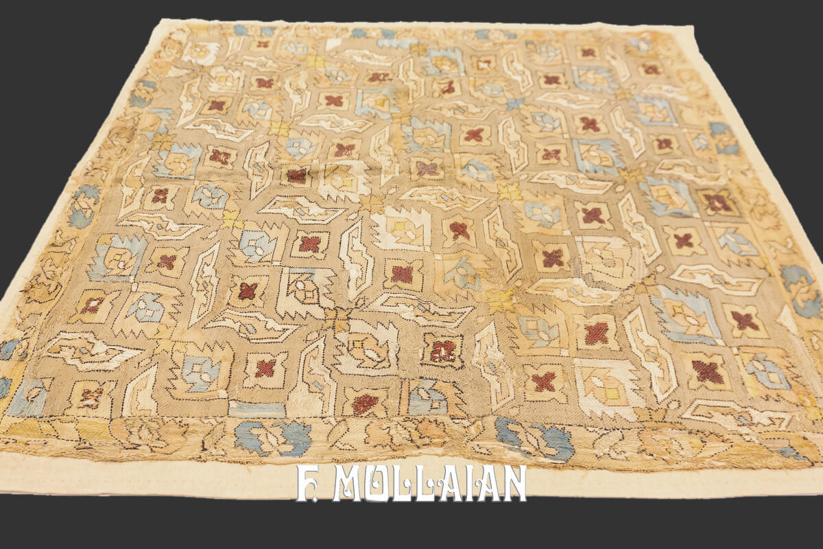 Small Silk Embroidery Azarbaijan Textile n°:30127999