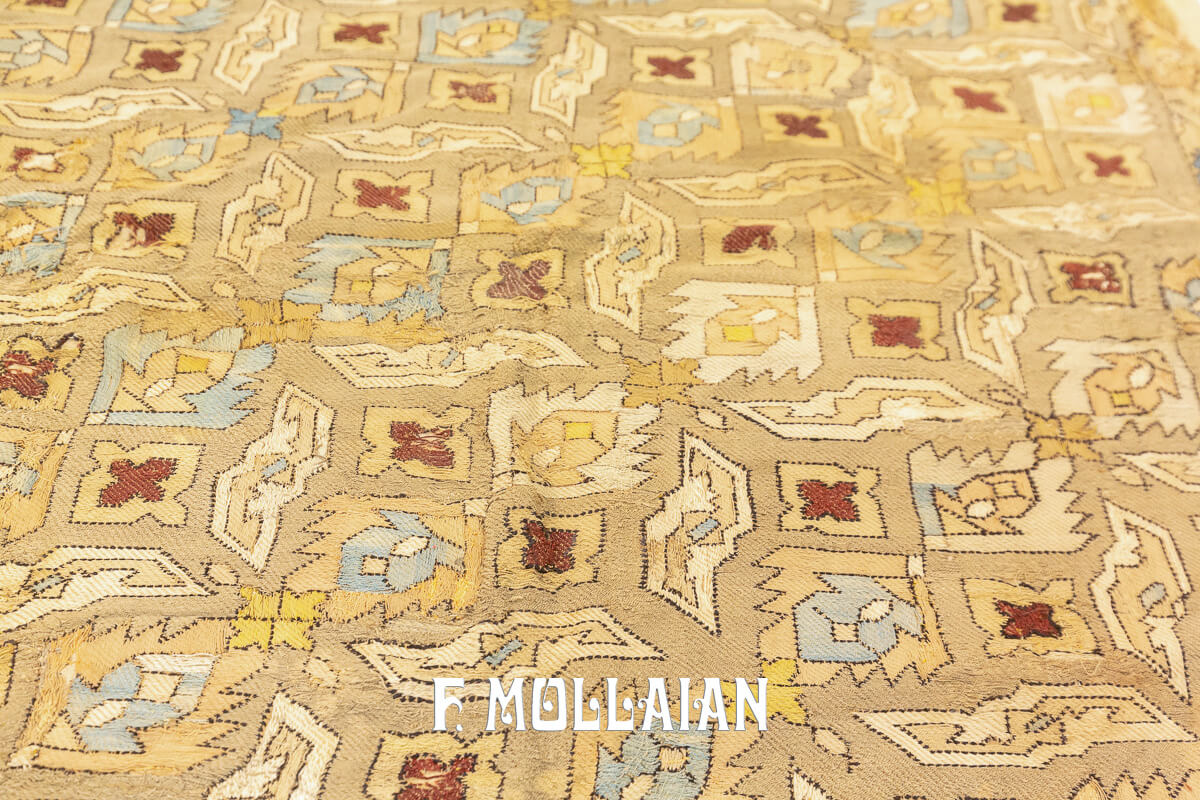 Small Silk Embroidery Azarbaijan Textile n°:30127999