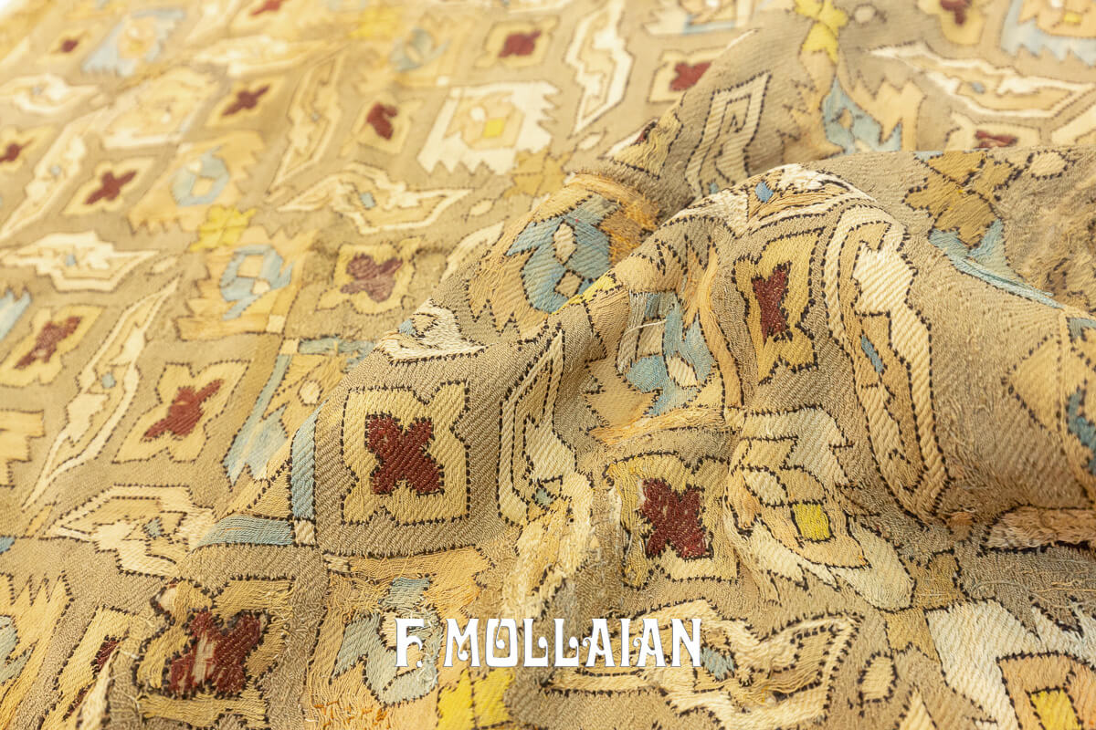 Small Silk Embroidery Azarbaijan Textile n°:30127999