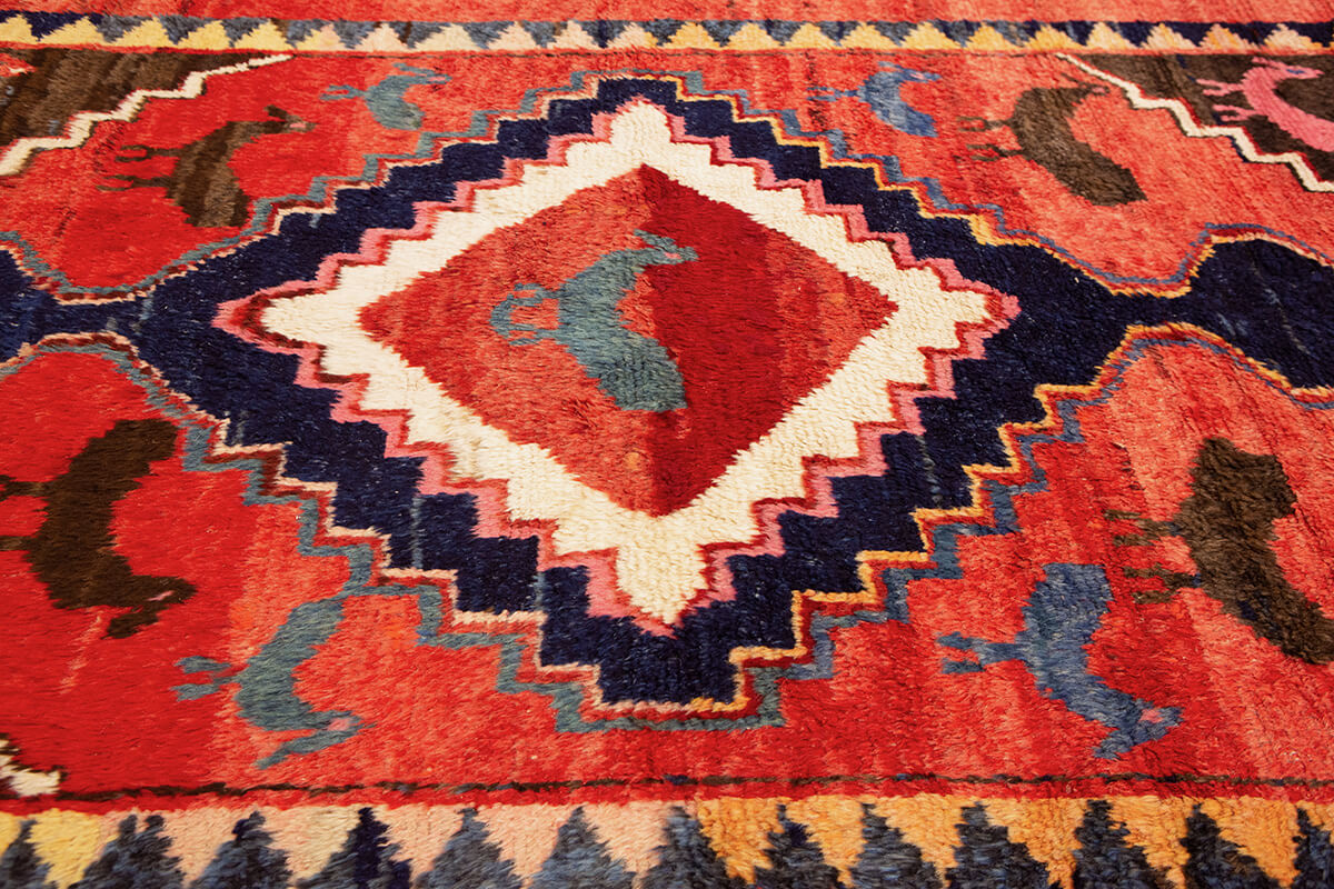 Bakhtiari Rug Ghabbeh Decorative Red Field n°:396322
