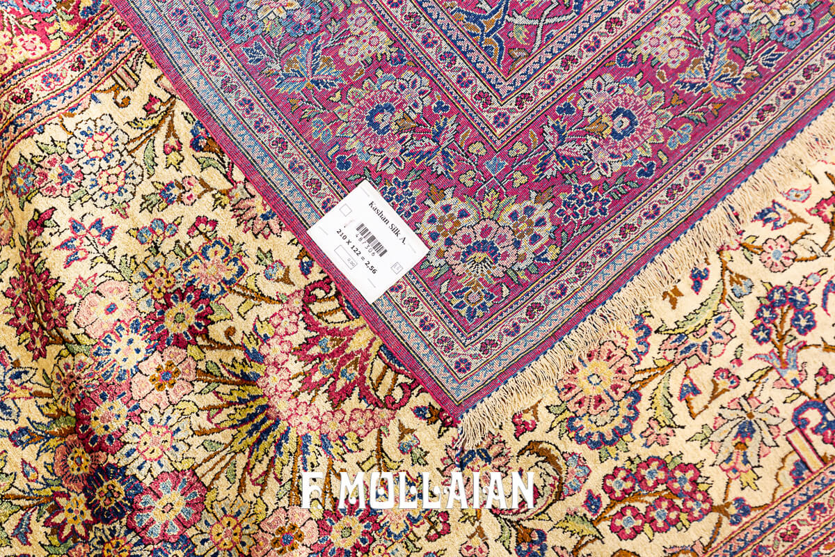 Antique Silk Vase/Floral Motif Persian Kashan Rug n°:487306
