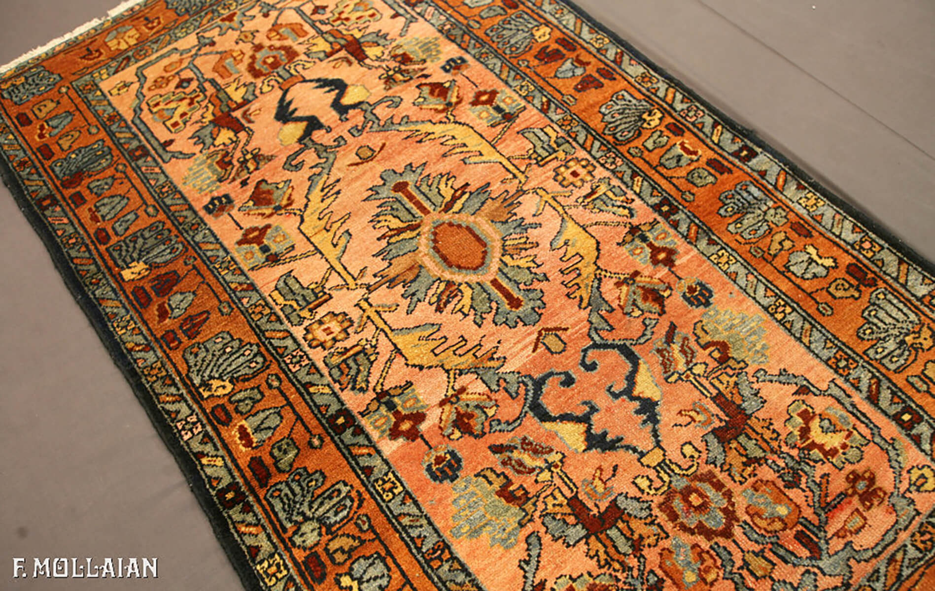 Antique Persian Lilian Rug n°:26046890