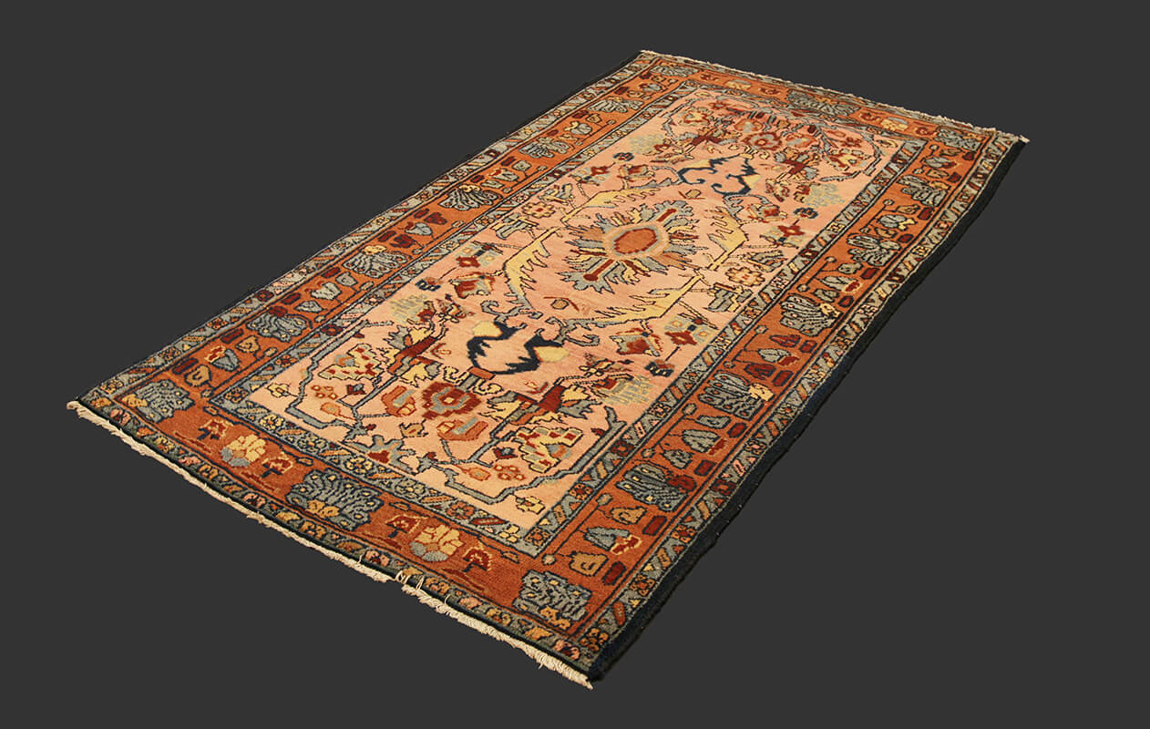 Antique Persian Lilian Rug n°:26046890
