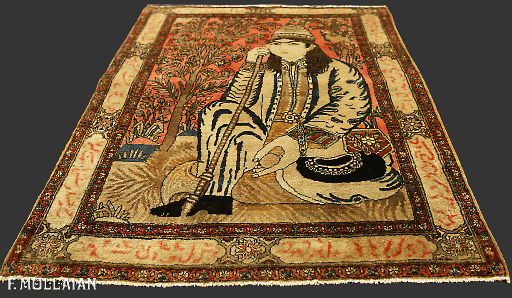 A Small Pictorial Antique Persian Hand-Knotted Kashan Mohtasham Rug n°:35714199