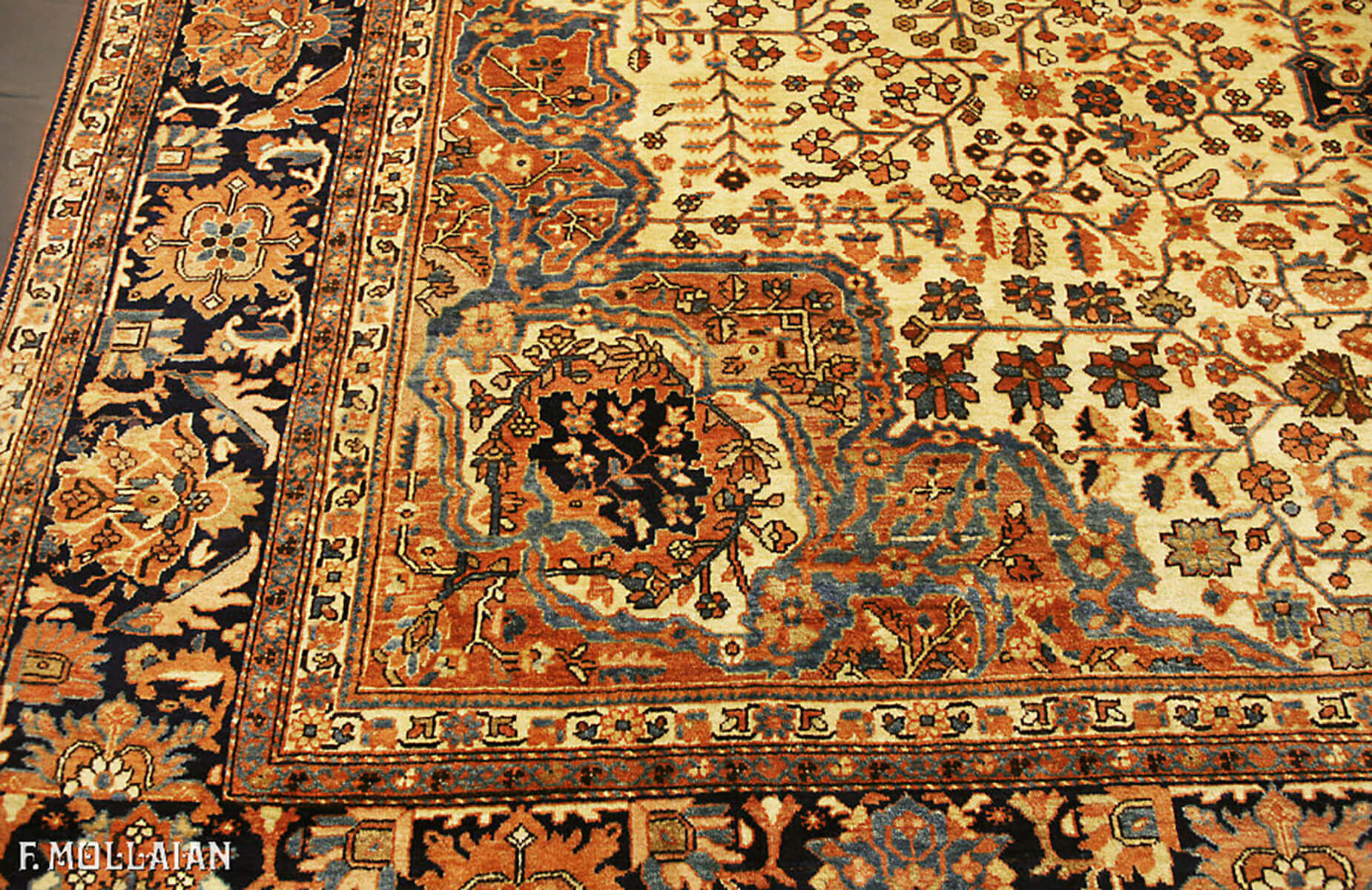 Antique Persian Saruk Farahan Carpet n°:76575448