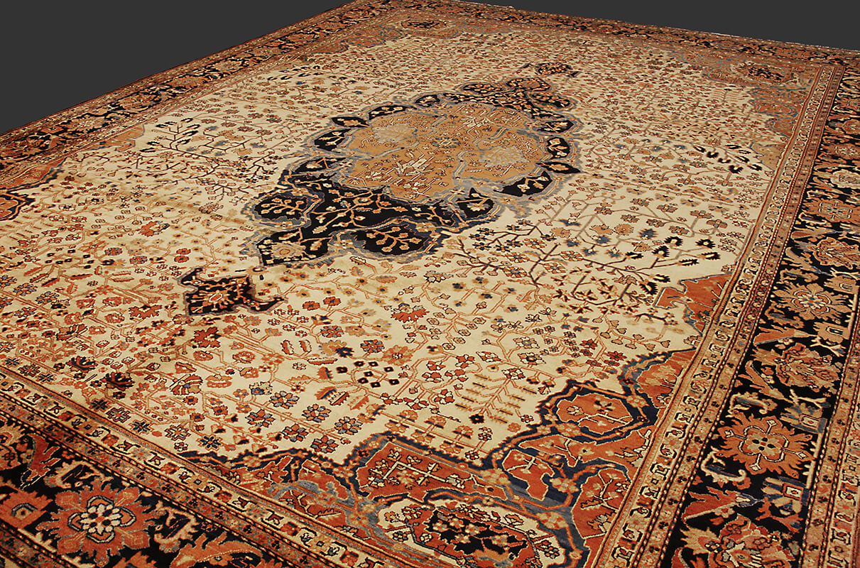 Antique Persian Saruk Farahan Carpet n°:76575448